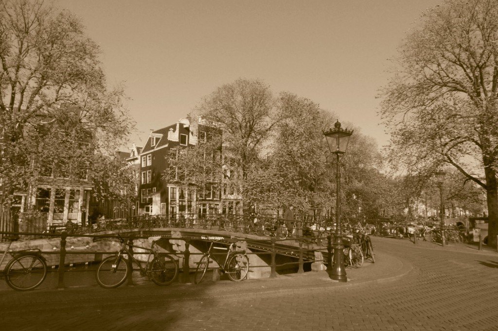 Amsterdam în sepia