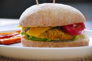 Burger vegan: cartof dulce și fasole neagră